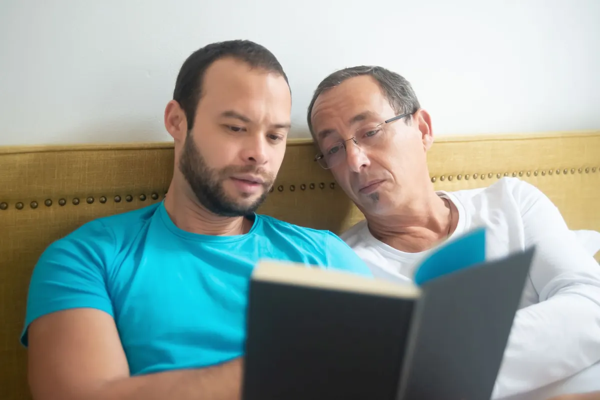 Beta Readers vs Developmental Editors: Which Feedback Do You Need First?